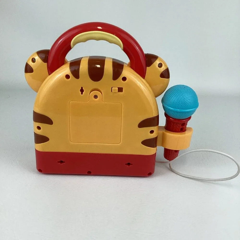 Daniel Tiger's Neighborhood Sing Along Music Player Microphone Voice Recorder - Picture 3 of 6
